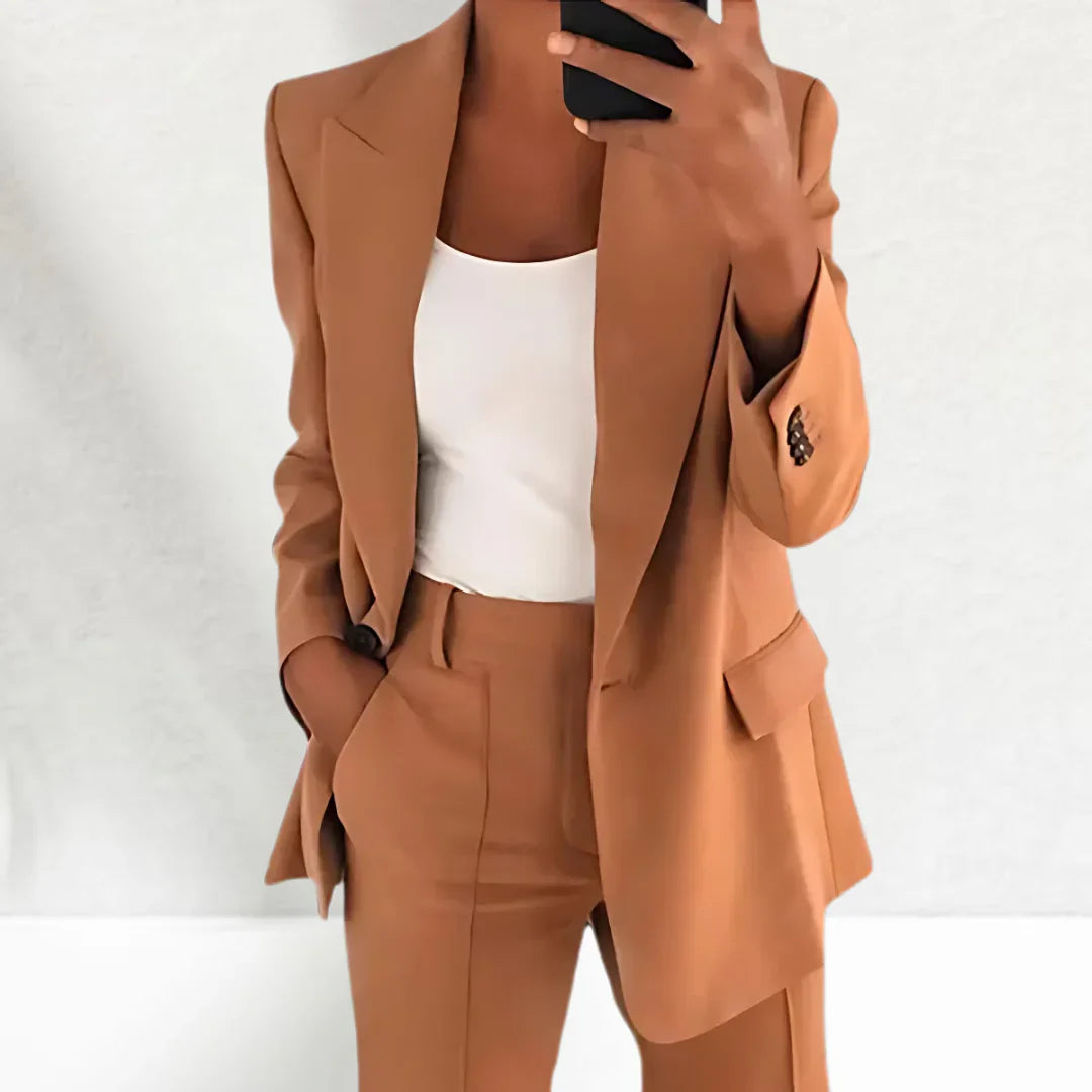 Monica | Traje de mujer de dos piezas